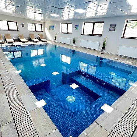 Hotel Class Brezoi Eksteriør bilde