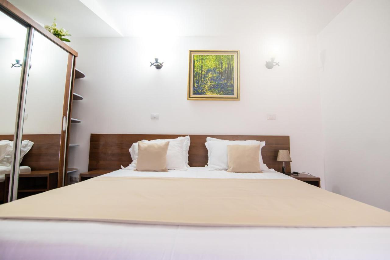 Hotel Class Brezoi Eksteriør bilde